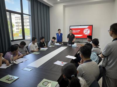 泰州姜堰羅塘街道“關(guān)愛之家”為青少年筑牢網(wǎng)絡(luò)安全“防護墻”